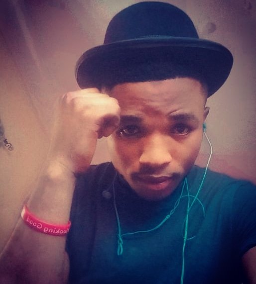 pamaechi4's tweet photo. GOD is the PLUG Don't waste your Cables.....
Get ready cause am about to disturb you and your neighbor hood
I guaranty you gonna love it.

#VoodooSoundsEp #DavidoandInfinix #AbetterTimeAlbum #ISOLOVA #HyundaiElectricCar #IMJUSTBAITGIVEAWAY #saintphilzy
#flexfriday #music #money https://t.co/2ql4tTNZEo
