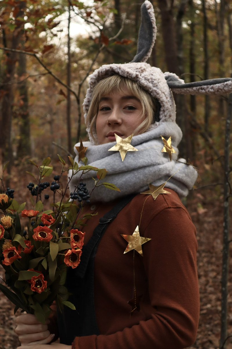 jamiegreenillus's tweet photo. I made this hood just so I could take pictures in the forest. https://t.co/ie4SYfdyDm
