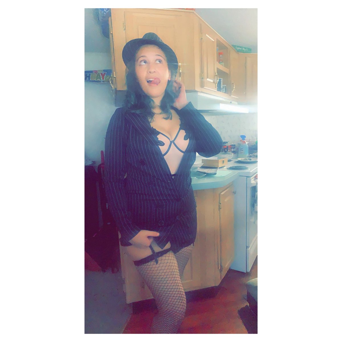 sydsquidward's tweet photo. I felt ultra sexy on Halloween. 😏
I’ve never dressed like this before so it’s new for me. Haha https://t.co/cyhysCsINV