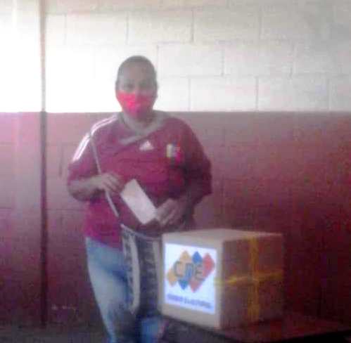 MRobinsonLara's tweet photo. #MisiónRobinson del Municipio Iribarren del Estado Lara, activados en el segundo #Simulacro2020 demostrando que somos un pueblo libre y soberano.
@NicolasMaduro
@psuvaristobulo
@raulbolivariano
@MisinRobinsonP2
@SociaBolivarian
@LaraMisiones
@MPPEDUCACION
@somosve_lara https://t.co/L2g5UUgWgD