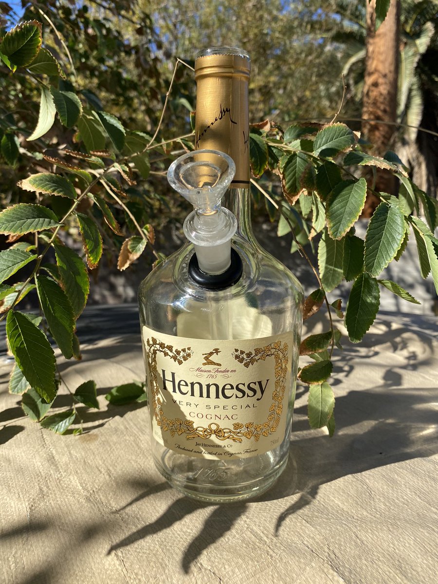 megajefechico's tweet photo. Check out @brewbongs on IG
Giving away a Henny Bong for FREE
✨✨💫💨🔥 https://t.co/tn4cetTq9G