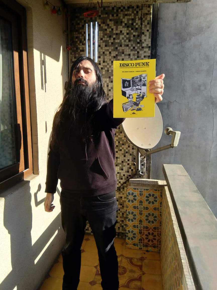 stgoandereditor's tweet photo. Los músicos #AlejandroStephens (En TU Contra / Malgobierno / Enfermos Terminales) y #Francisco (Marcel Duchamp - banda) ya tienen su Disco Punk!
Preventa: DM o santiagoandereditorial@gmail.com https://t.co/2Zkv30d4y8