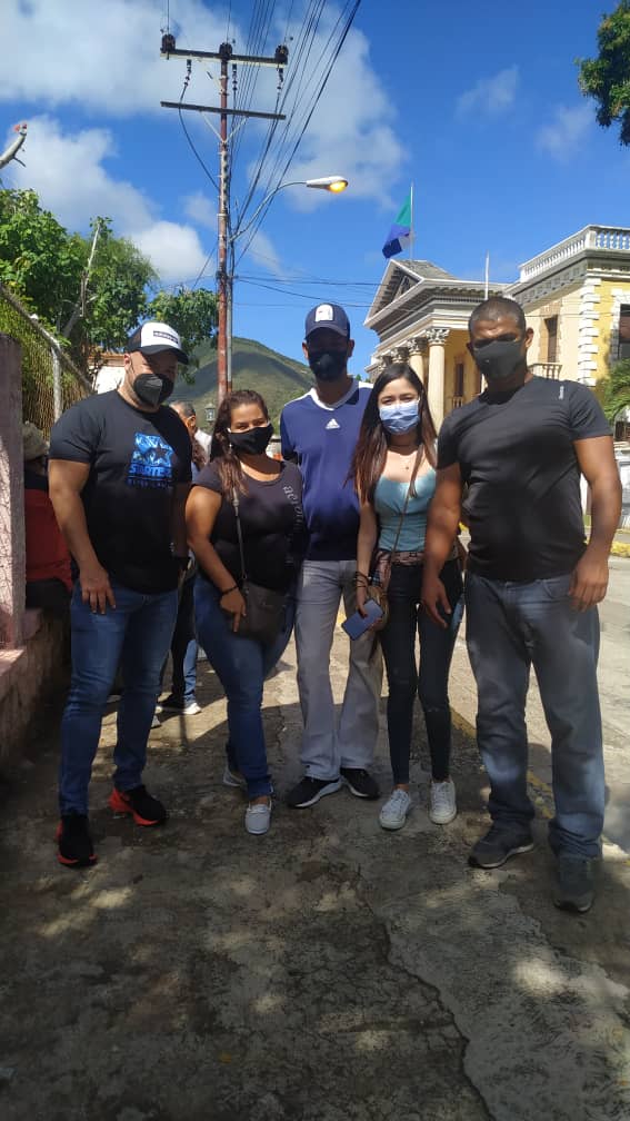 GRecaudacion's tweet photo. SENIAT_Oficial: Servidores públicos de cumpliendo con los protocolos de bioseguridad participaron durante el Simulacro Electoral hoy #15Nov. Rumbo a las elecciones del próximo #06Dic.
#SimulacroAN2020 https://t.co/mXtwh7RB7Q