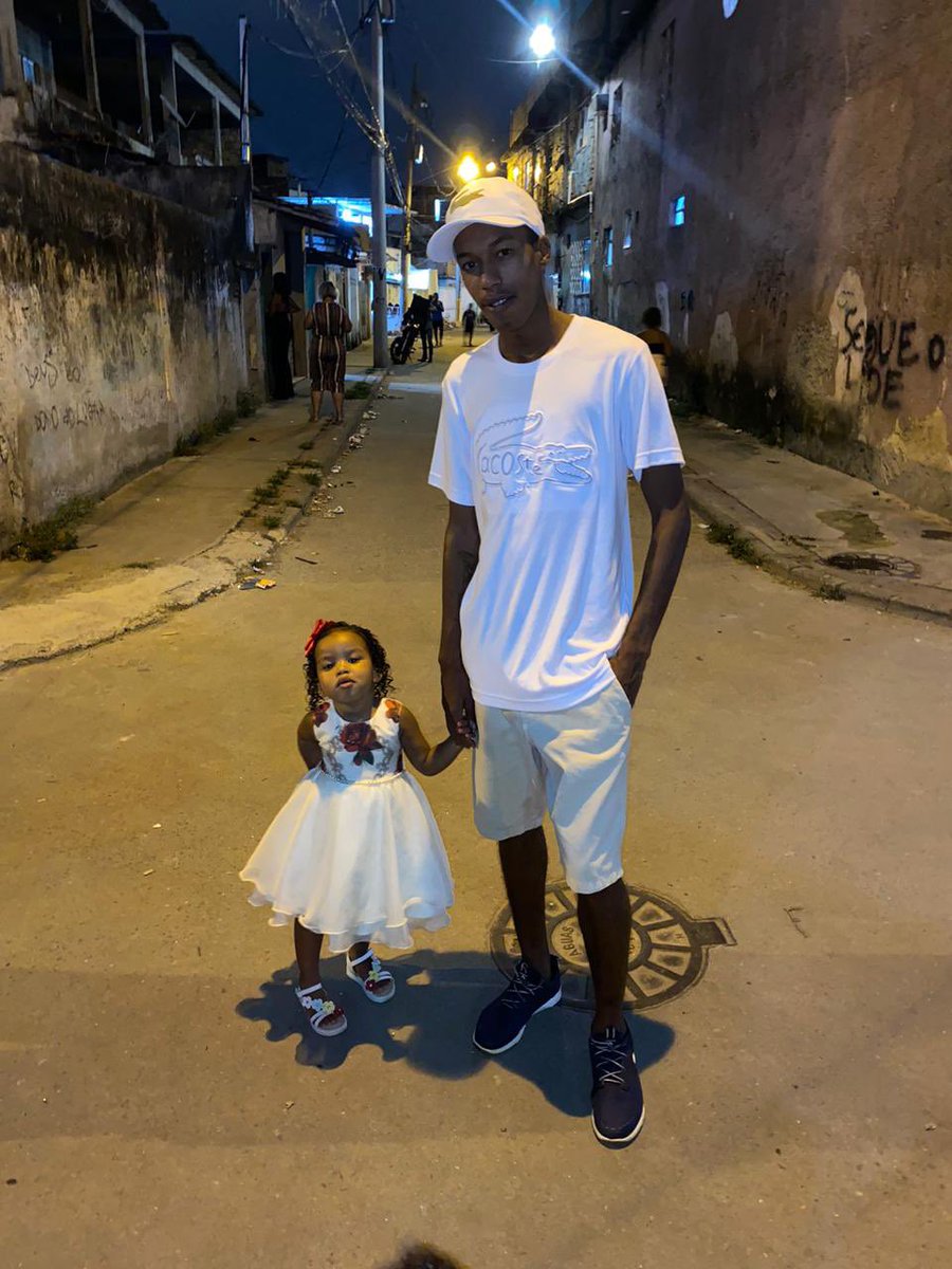 duBalao751's tweet photo. Eu pedi a Deus um presentinho olha quem tá segurando a Minha mão🎼👨‍👧♥️

  #deSextaa https://t.co/WcL1N4jYwo