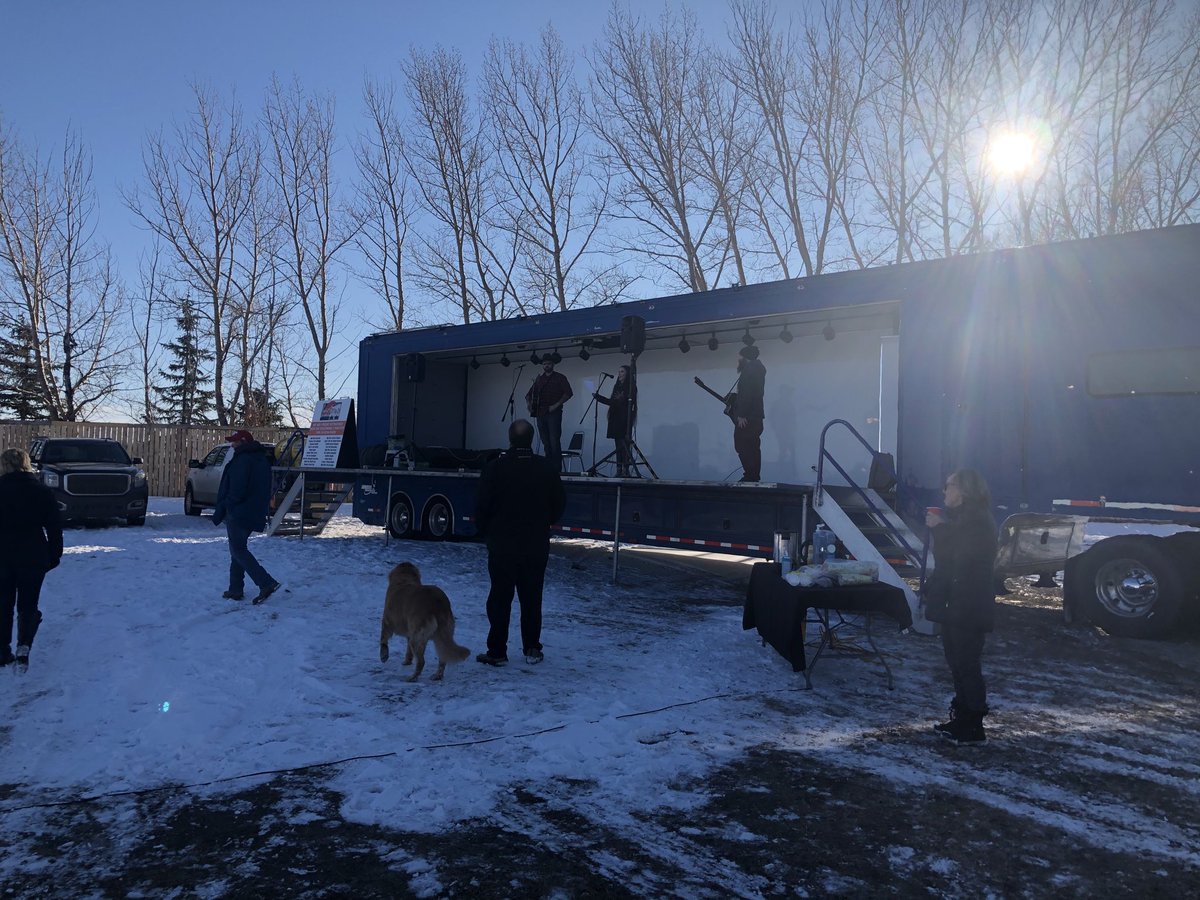 HighRivergal's tweet photo. A great celebration of a successful first year at the Sunset Drive-In. 21 organizations received a share of $21,000 raised during this Season, a great opportunity to raise funds to help them continue to do great work in our community. #SunsetDriveIn #volunteers #HighRiver https://t.co/YnPVdzCE0m