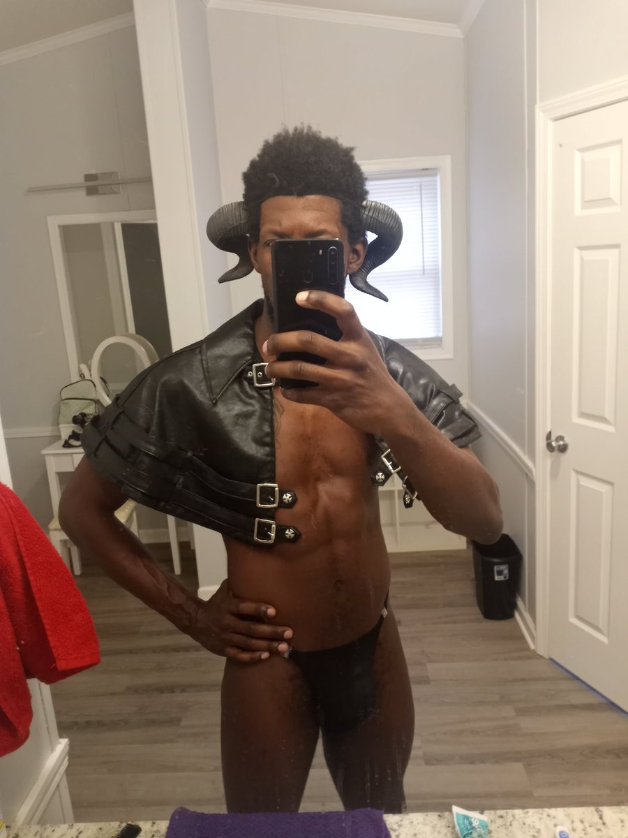 ThatKidRixh's tweet photo. Don't forget, I like to show off. Maybe I'll connect with my buddy and do an actual shoot for this. #demon #Rixh #cosplayer #lewddude
#manthong https://t.co/SCaUA0iVOc