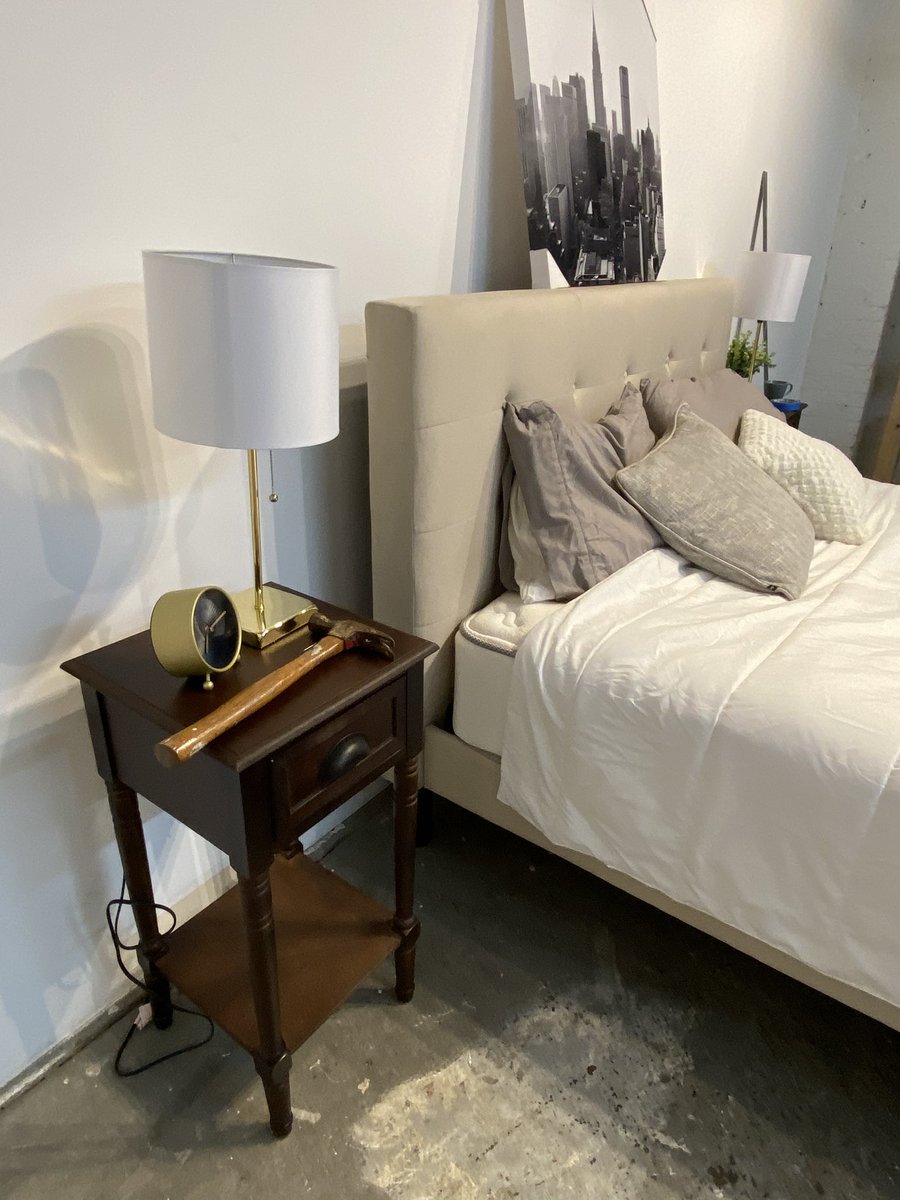 ColorspaceLabs's tweet image. What do you keep on your bedside table?
#funbehindthescenes