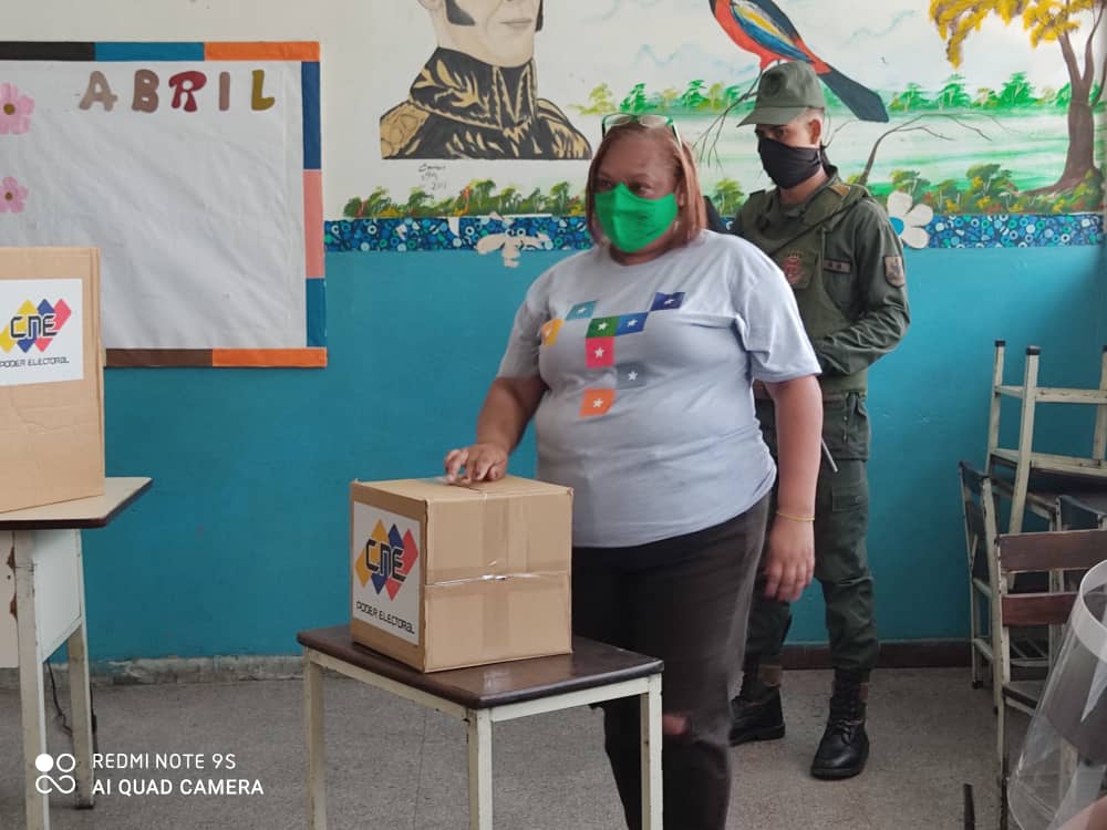 isabeluzcateguiPSUV (@isabelu93579468) on Twitter photo #Simulacro2020
Esto es apenas una muestra de La Fiesta Electoral que se viene el próximo #6D
VEN¡Vamos Junt⭐s!
@CCDarioVivasMir @azucena_jaspe <a href="/RodolfoSanzPSUV/">Rodolfo Sanz</a> #YahirMuñoz #Circuito4Miranda
#RescatemosLoNuestro #Simulacro2020
Esto es apenas una muestra de La Fiesta Electoral que se viene el próximo #6D
VEN¡Vamos Junt⭐s!
@CCDarioVivasMir @azucena_jaspe <a href="/RodolfoSanzPSUV/">Rodolfo Sanz</a> #YahirMuñoz #Circuito4Miranda
#RescatemosLoNuestro