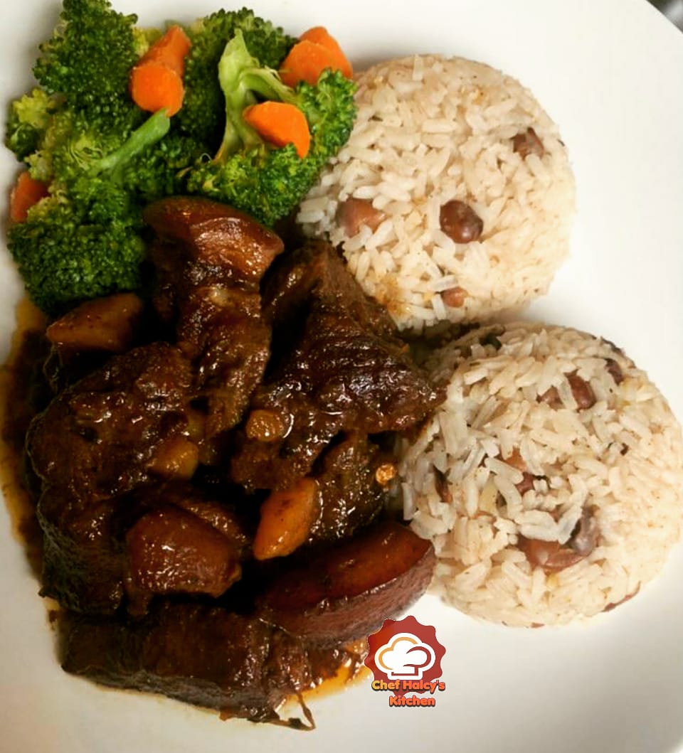ChefHalcys's tweet image. Happy Sunday! Rice and Gungo Peas, Stew Pork Jamaican Style and  steamed Broccoli with Carrots...😋 @ChefHalcys Check out easy to follow recipes here 👇👇youtube.com/channel/UCXtae…