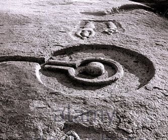 WomenInAutism's tweet photo. @PraveenMohanET Have you ever noticed the similarity between:

1. Cup and ring marks on Neolithic stones

And

2. Stone lingams https://t.co/9DmkQLxbdX