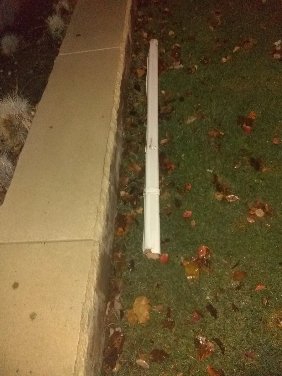 JillianMcLeod05's tweet photo. So today was fun...almost got impaled by a piece of eavestrough then saw this:
@weathernetwork @CityBrampton #MountPleasant #onstorm #crazywinds https://t.co/rkgWOqBW6H