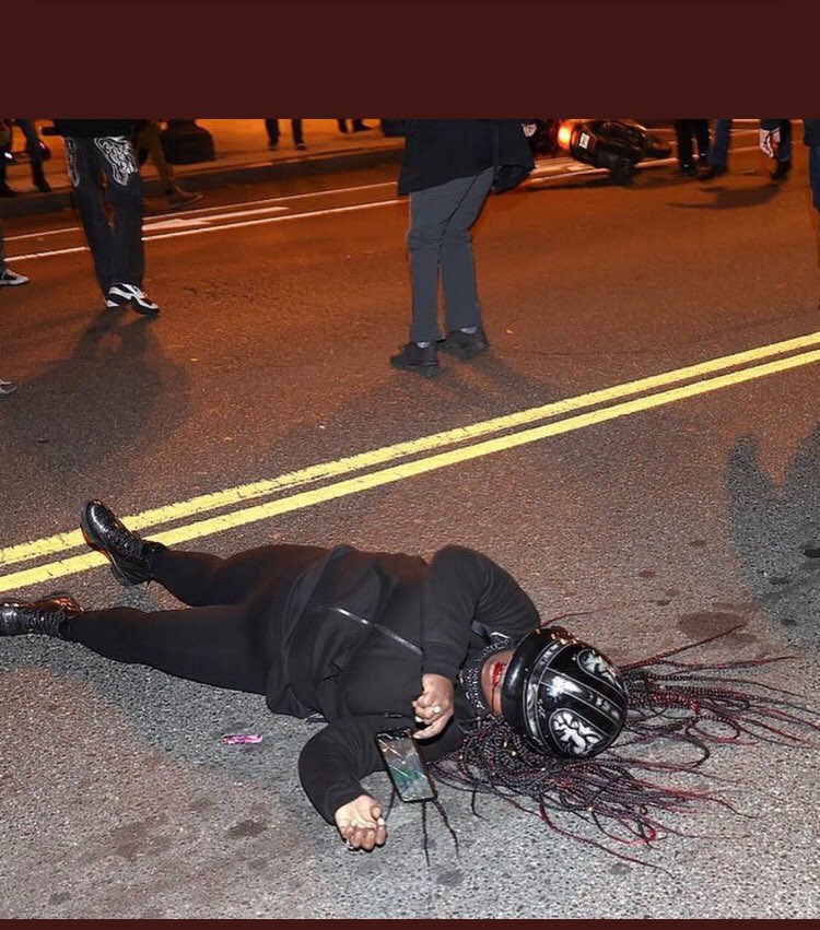 I was sent this photo by some pseudo militant SJW asking me where was I when this “sista” was attacked by white supremacist Trump supporters in DC last night. I don’t know if this woman had an accident or was assaulted. Don’t even know if this was in DC.