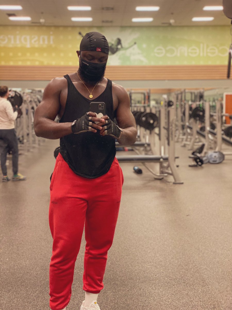aldrich_armand's tweet photo. Gotta get it in as much as I can before we have to #stayathome again. Mask on regardless. 

#gym #MaskUp https://t.co/xUabXOWcxW