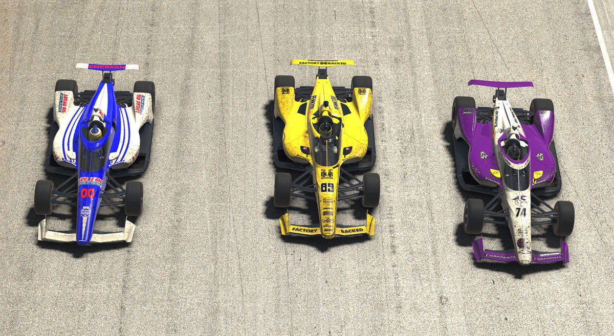 Elbows out in the fight for the lead late in the  @EliteRacing_  #INDY500. 