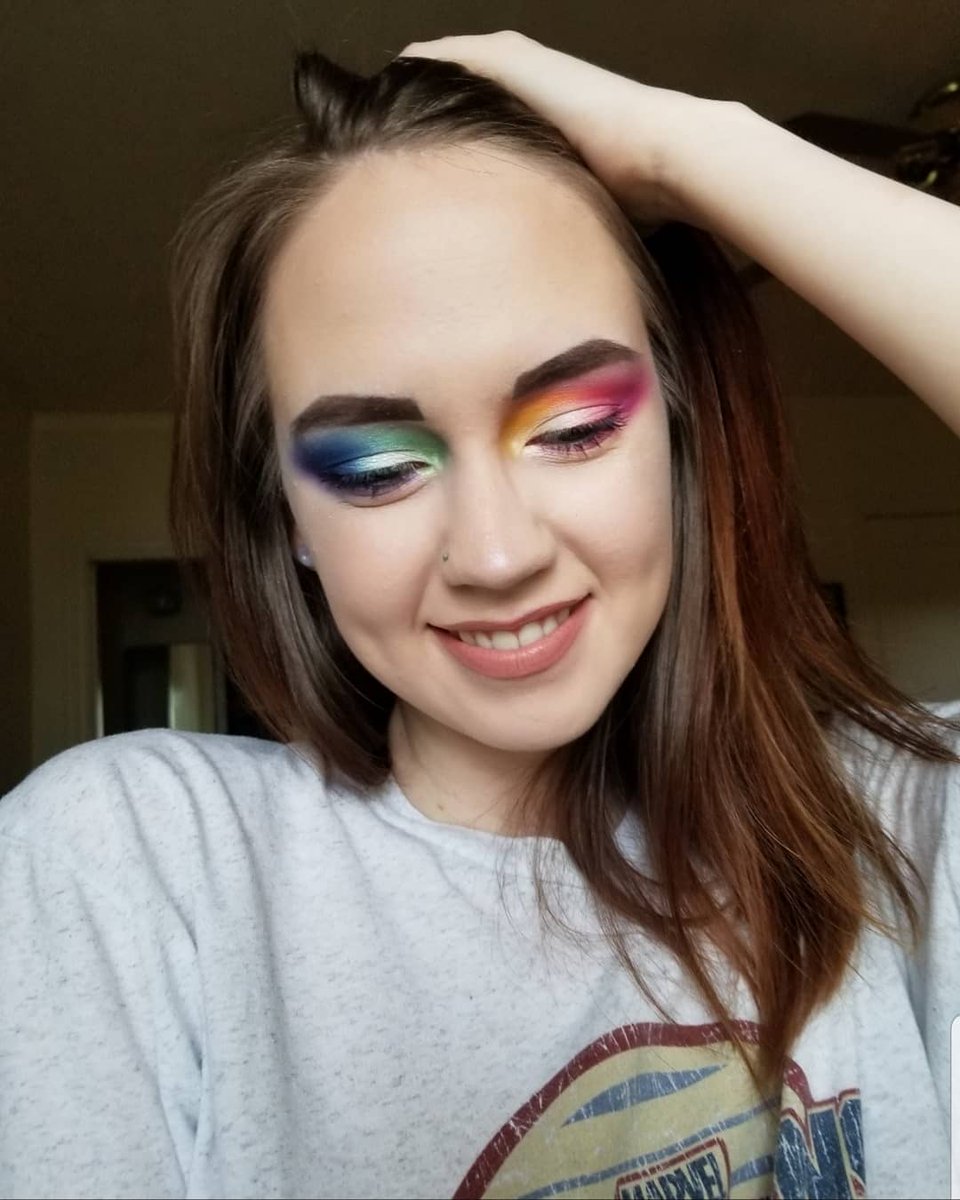 Destineeee097's tweet photo. Just dumping some of my favorite makeup looks I've done bc why not! #makeup #makeuplooks https://t.co/UQ19orldvM