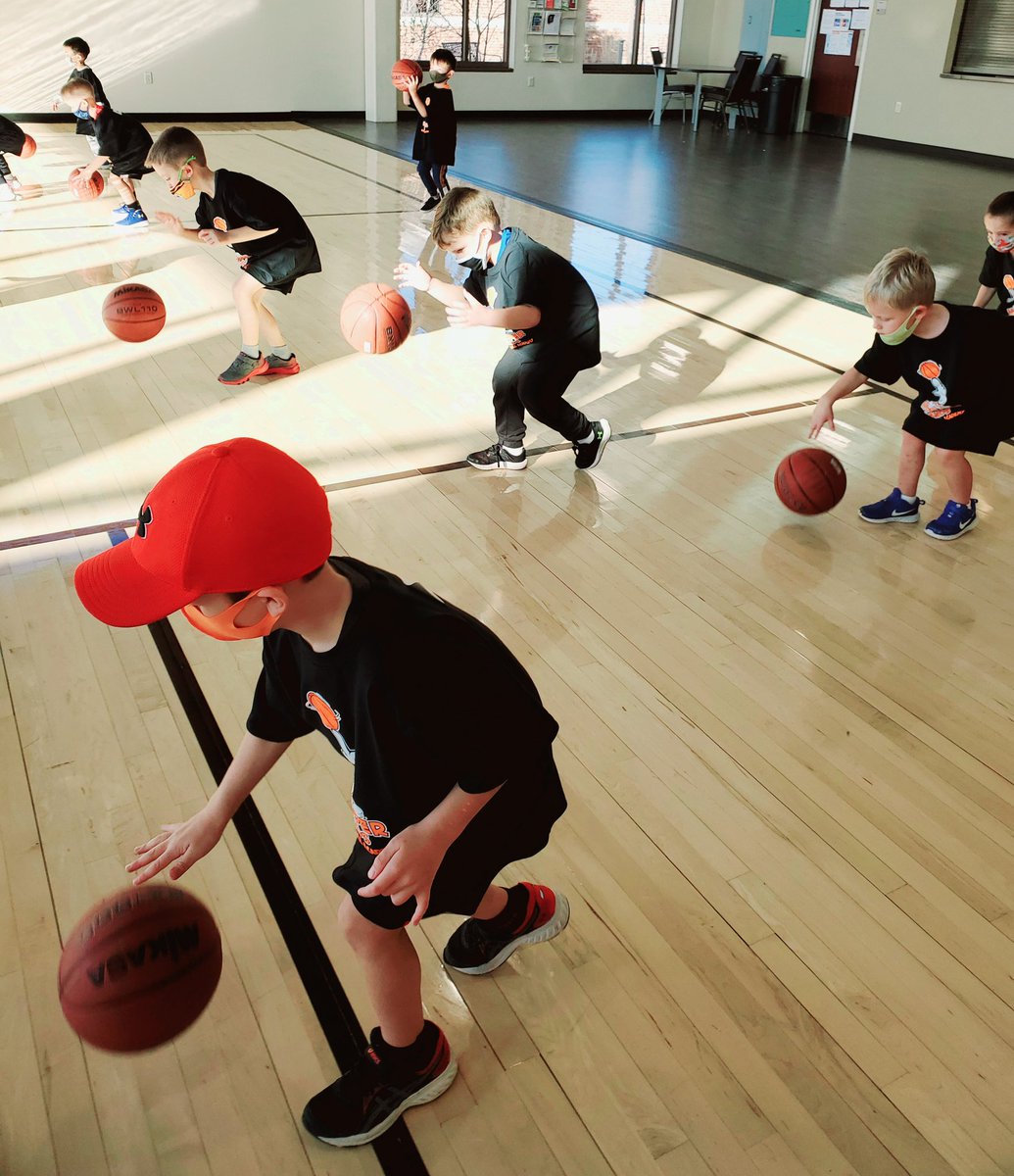 HooperHands's tweet photo. Great start of Basketball 101 @VillageSussex π€π It was early but they came ready to learn. #HooperHomework #YouthBasketball #Sports4Kids https://t.co/s05PLaYdXI