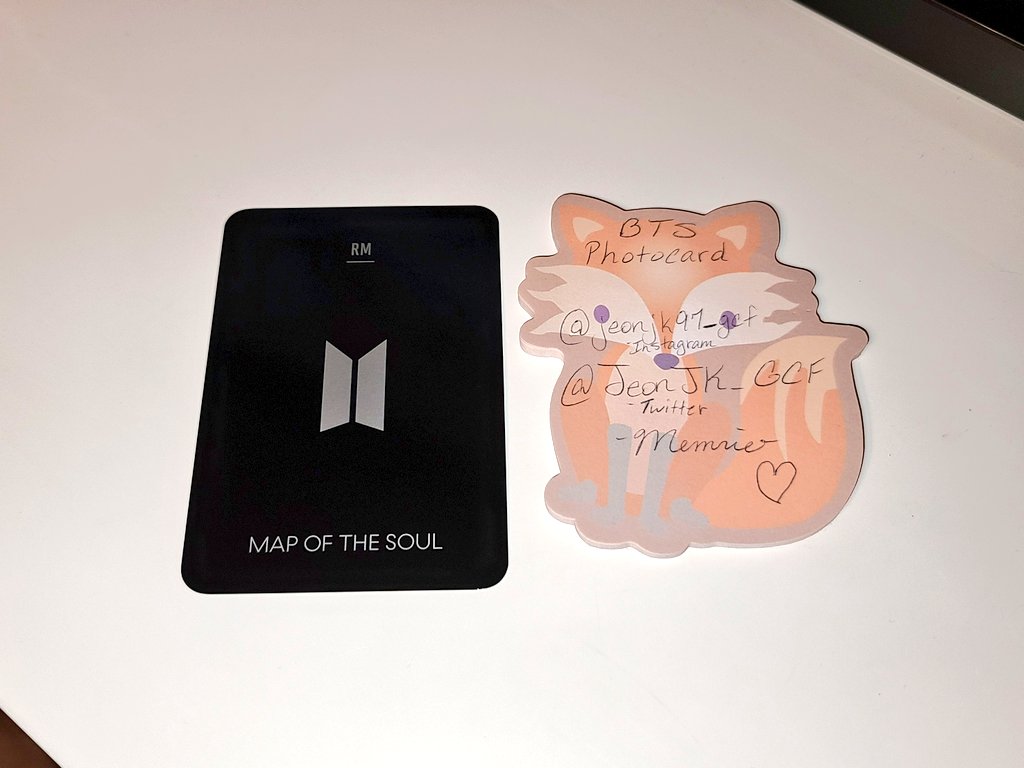 JeonJK_GCF's tweet photo. Namjoon's ARMY B0mb MOTS SE pc for sale!
$10.13 w/ stamped shipping or $13.68 w/ tracking.
US Only. Paypal Only.
Traded & sold pc proof link in profile
#BTSARMY #BTSpc #BTSphotocard #Namjoonpc #RMpc #MapoftheSoul #Lightstick #BTSphotocardforsale #wts #BTSsell #BTSselling #BTSwts https://t.co/xwdw1zpYuj