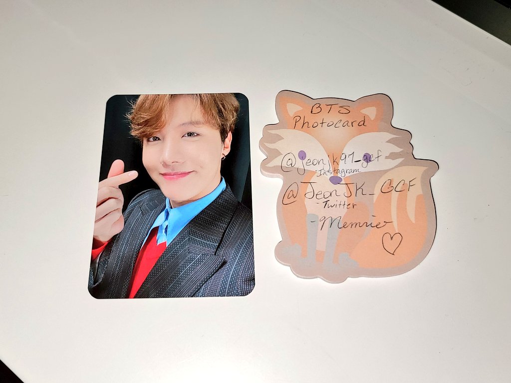 JeonJK_GCF's tweet photo. Hobi's ARMY B0mb MOTS SE pc for sale!
$10.13 w/ stamped shipping or $13.68 w/ tracking
US Only. Paypal.
Traded & sold pc proof link in profile
#BTSARMY #BTSpc #BTSphotocard #Jhopepc #Hobipc #Hoseokpc #MapoftheSoul #Lightstick #BTSphotocardforsale #wts #BTSsell #BTSselling #BTSwts https://t.co/jIDf5YtQUk