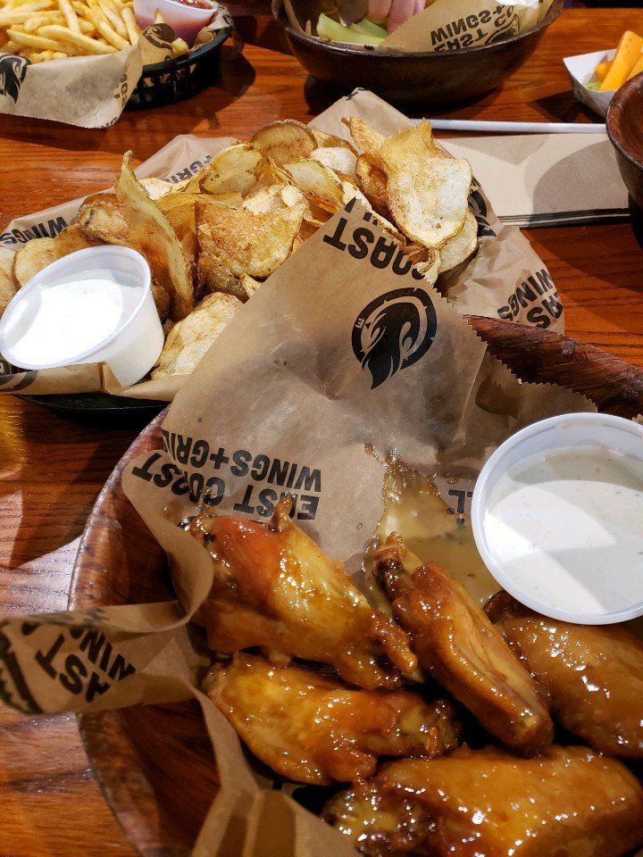 East Coast Wings + Grill - Kingsport, TN: app.listen360.com/promotions/250…