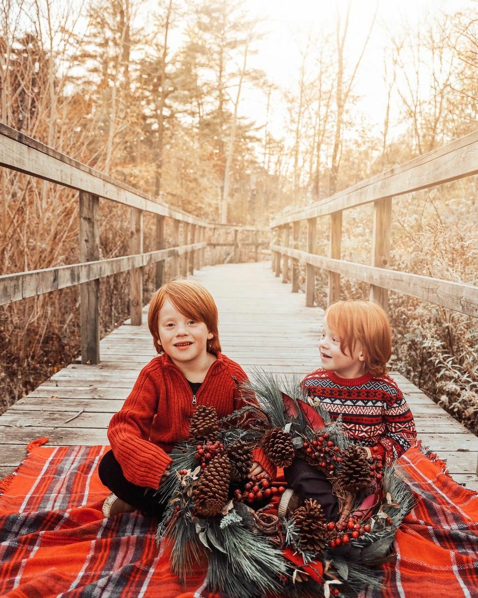 ProLabCanada's tweet photo. We are loving all your Christmas mini sessions! Like this adorable shot by #Oakville photographer Jaclyn Rose. Need prints of your #ChristmasMinis? See how we can help: https://t.co/lKgQyrbkT6 📷: JaclynRoseImages/IG #christmasmini #minisession #photosession https://t.co/xQxJ1T48Bz