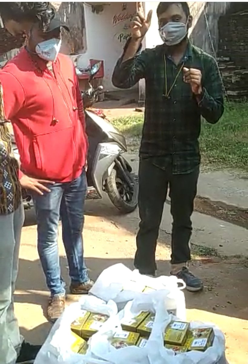 jagatjeebanbjp's tweet photo. On the occasion of Diwali we have tried to bring some smiles on Der face by giving our small effort ..Thank u being social &amp; We4You team members for Ur support🙏🙏😍😍
#DiwaliCelebration2020 https://t.co/nc8hTW9G2m