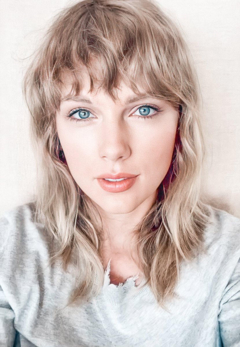 repiatation13's tweet photo. RT TO VOTE! 

I’m voting for folklore for Favorite Album - Pop/Rock at the #AMAs https://t.co/WPhaxkKqd0