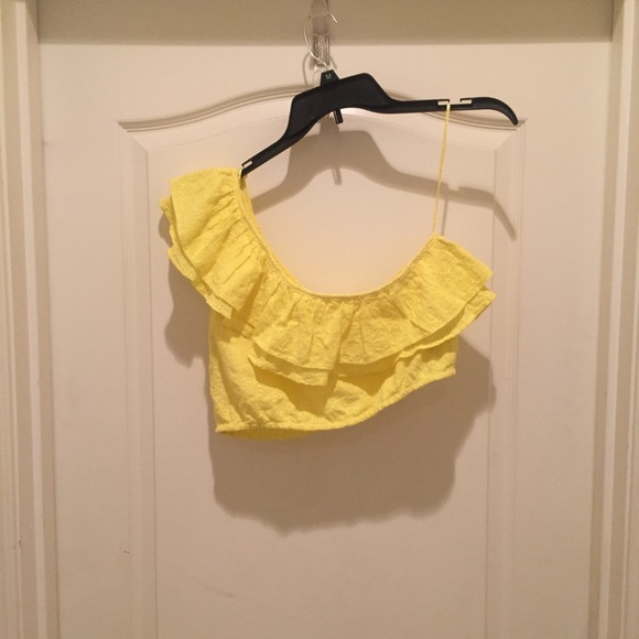 RolandaSays's tweet photo. So good I had to share! Check out all the items I'm loving on @Poshmarkapp #poshmark #fashion #style #shopmycloset #zara #sugar #whitehouseblackmarket: https://t.co/eo1WrcTBxo https://t.co/9QPdVfCTQN