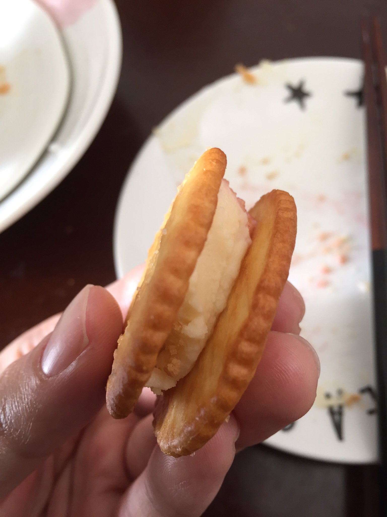 O Xrhsths めり込まざる者 Sto Twitter 業務スーパーの冷凍チーズケーキアレンジ フルーツを乗せソルティクッキーを散らした チーズケーキ リッツにチーズケーキを挟んでクリーム5倍のリッツチーズ T Co Rco8ohr4uv Twitter