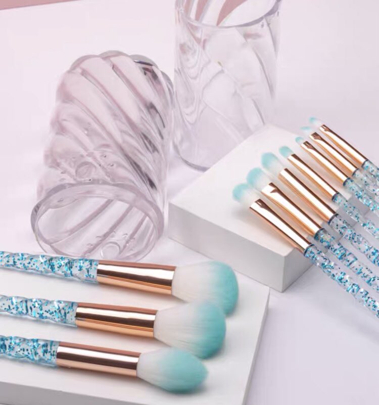 ᵔᴥᵔ เปิดพรี 
✿ เซตแปรงแต่งหน้า ตัวนี้คิ้วท์มากเลยทุกคน 1 เซตได้ถึง 10 แปรง!! มี2สีนะคะ ชมพู 💗ฟ้า💙
- ราคา 180 บาท -
✿ รอสินค้า 15-20 วัน
✿ สนใจเมนชั่นข้างล่างหรือทักdmได้เลยค่ะ
ปล.ยืมแท็กหน่อยน้า #เปิดพรี #พรีออเดอร์ #ส่งต่อเสื้อผ้ามือสอง #ส่งต่อเสื้อผ้ามือสองสภาพดี