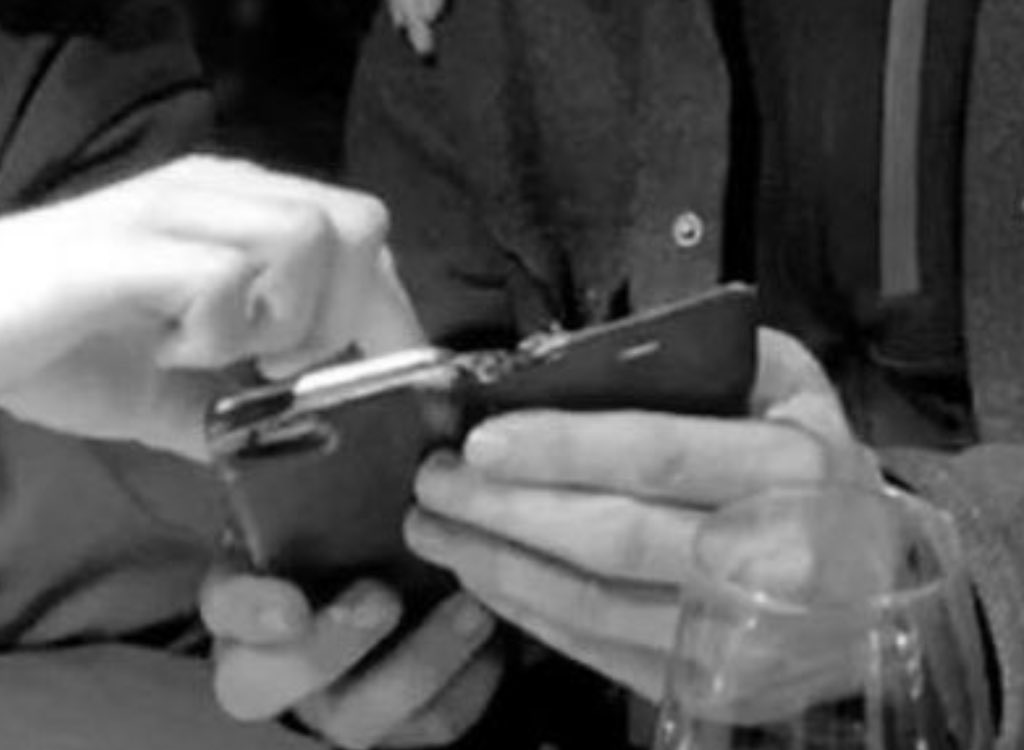 Mads Mikkelsen: A millionaire with a dying phone case