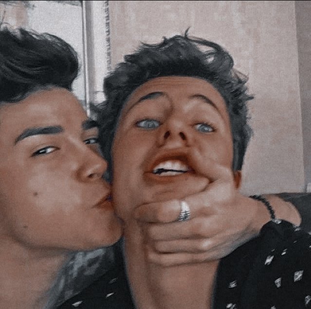 A little kiss, it's always nice, isn't it?