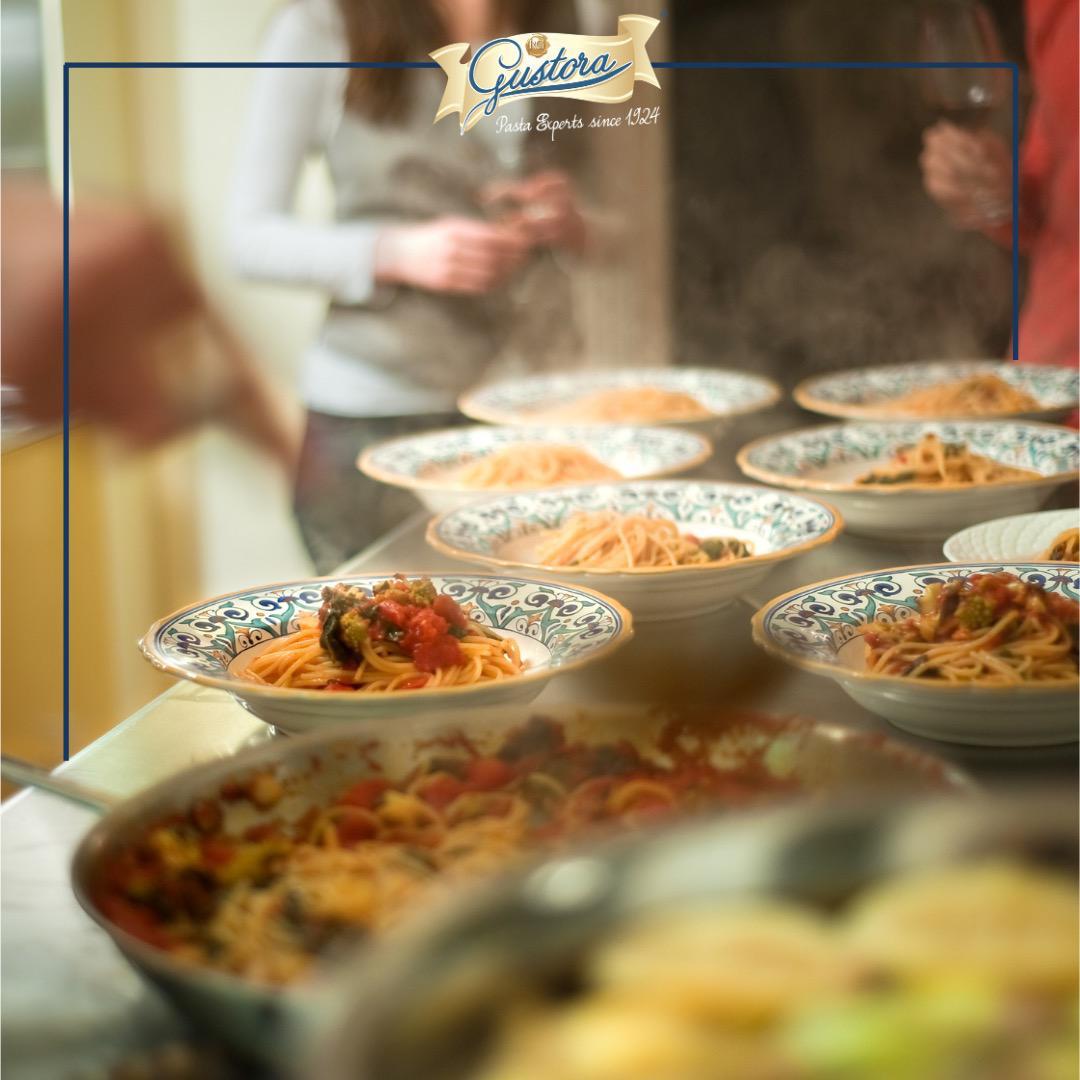gustora_foods's tweet photo. A table full of pasta is your key to happiness.
#gustora #gustorafoods #gustorapasta #food #yummy
#dinner #foodlover #foodstagram #delicious #italy #italian #instagood #cooking #shell #tomato #healthypasta #modernmethod #slowdrying #driedpasta #pleasent #aldente #perfect https://t.co/UxB3dpjRLW