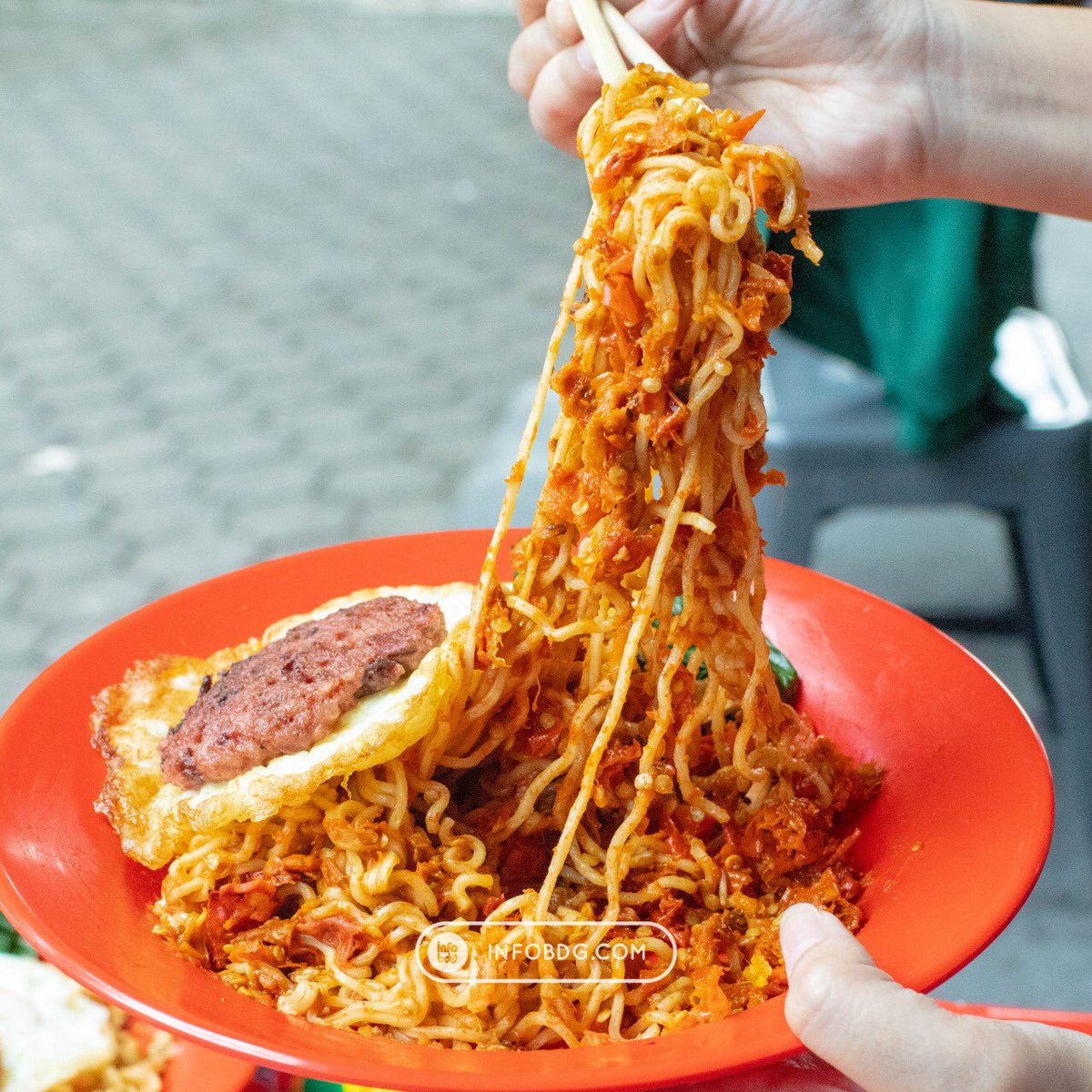 infobdg's tweet photo. Mie Abang Adek level “Pedas Mampus” isi cengek 100! Ada yang berani coba? Mimin sih udah cobain 🔥🔥

Langsung datang aja ke Jl Sawunggaling no 2 Bandung. https://t.co/pT8zEX0PSB