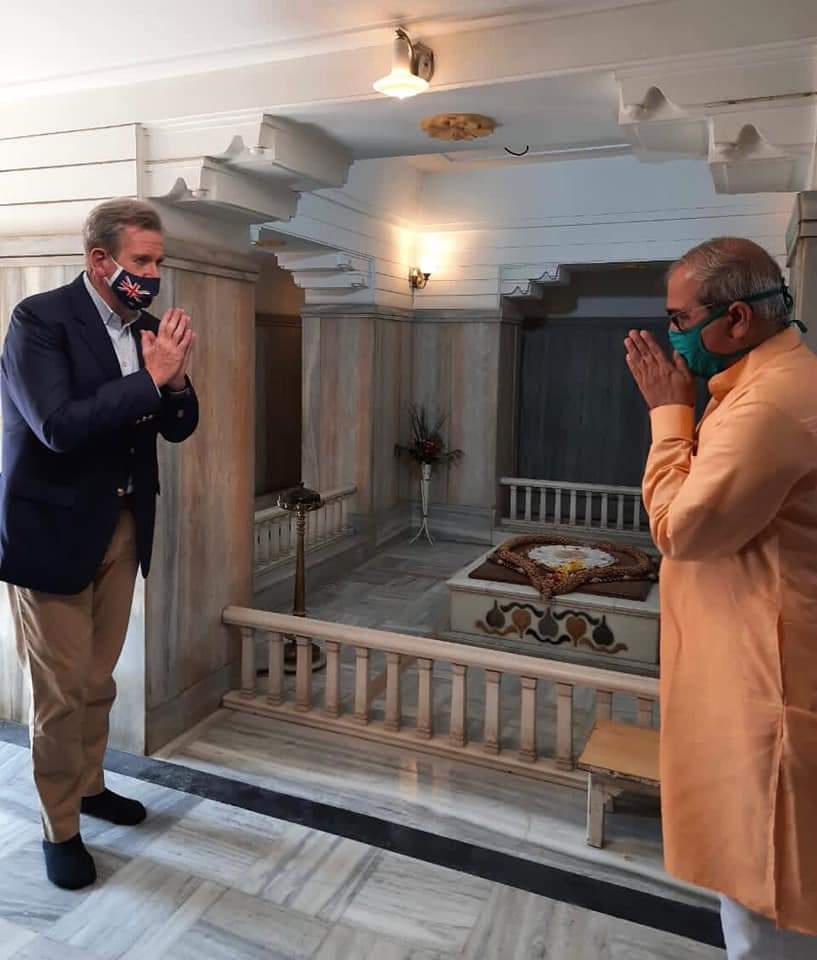 Renjith67963197's tweet photo. ഓസ്ട്രേലിയൻ നയതന്ത്ര തലവൻ Barry O'Farrell പരമപൂജനീയ സർസംഘചാലകനെ സന്ദർശിച്ചു.
ഭാരതത്തിലെ കോവിഡ് പ്രതിരോധ പ്രവർത്തനങ്ങളിൽ ഉദാത്തമായ പങ്ക് വഹിച്ച #RSS നെ സംഘ കാര്യാലയത്തിൽ എത്തി
#ആശംസകൾ അറിയിക്കുന്ന ഓസ്ട്രേലിയൻ കോൺസുലേറ്റ് ജനറൽ 😍💪
#rssorganisation
#covidwarrior
🇮🇳 https://t.co/hmUHNhnWTe