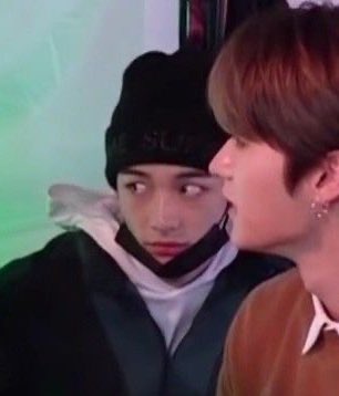 skzpeaxh's tweet photo. — hyunjin being a living meme; a necessary thread 😂✨
#StrayKids #skz https://t.co/gj75OWxu6b