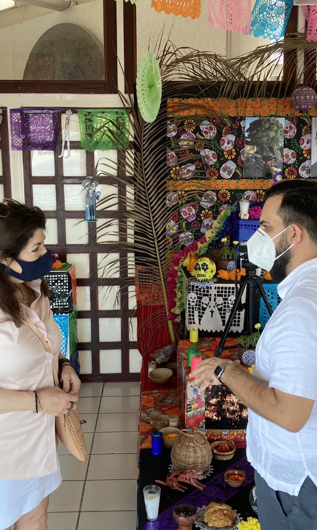m_zamarripa's tweet photo. Visitamos el famoso #InstitutoCulturalDeMéxico en #Belice apreciado por sus actividades culturales y por su eficaz #SecciónConsular. Fue inaugurado hace 27 años y es fundamental en la vida cultural de Belice https://t.co/ly6n5gKth2