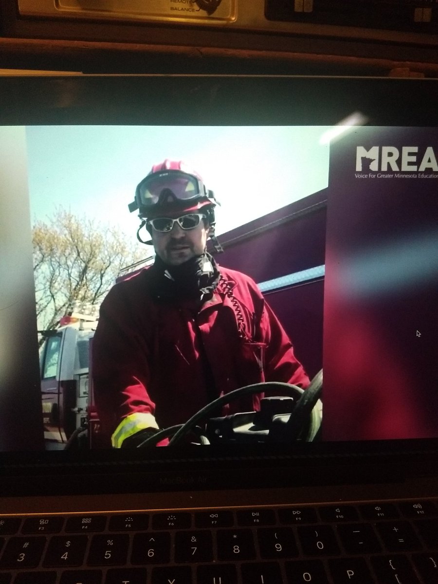 StCarl5's tweet photo. Teaching, coaching, an EMT to boot - Chad Powers is an MREA Educator of Excellence for 2020. A great asset to New London-Spicer Schools and the NL-S community! #MNruralproud @MREAvoice https://t.co/D4RlUGjrJE