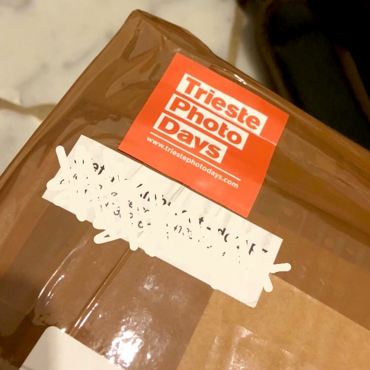 maatrice's tweet photo. #UnpackingTime

Il catalogo della collettiva #Chromantic
dove maama @todisco_arianna ha esposto il suo progetto #ChineseMarket al @TSPhotoDays 

#maatrice #ariannatodisco #triestephotodays #photooftheday #photography #festival #fotografia #16novembre #photographylovers https://t.co/GzRsQK3FPj