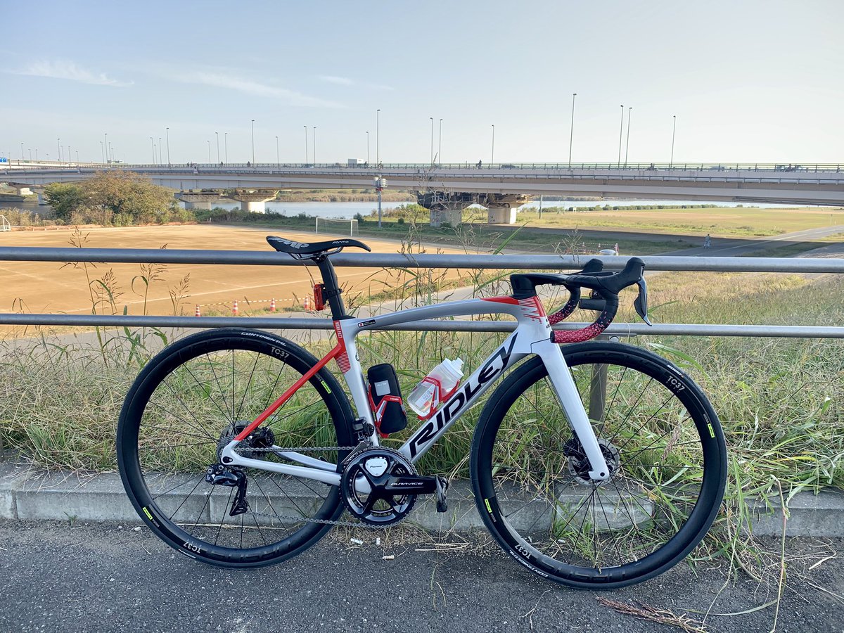 2_wheel_vehicle's tweet photo. 人生初のDISCロードはRIDLEYのNOAH FAST DISC🚲
購入に踏み切らせてくれた奥さんに感謝🙇♂️
#RIDLEY
#NOAHFASTDISC
#納車 https://t.co/bbYDPB5u0X