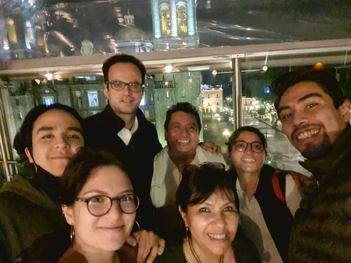 letianimas's tweet photo. Si me preguntaran qué valoro más de un encuentro diría que la sensibilidad de tomar una conversación sin requerimientos, sin presentar examen, sin competencias sobre ninguno de los otros aspectos de la vida. 1/2 @mardoniocarbalo @gisselsantander @figuerblazj https://t.co/G0PWq8aMwP