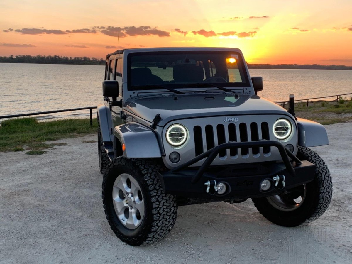 JianyuLin3's tweet photo. 👉Anyone want these jeep headlights?Free for testers.Come and messge me.👈
#jeep #JeepLife #JeepELITE #JeepHanabi #jeejk https://t.co/ApC6FKMJ1Y