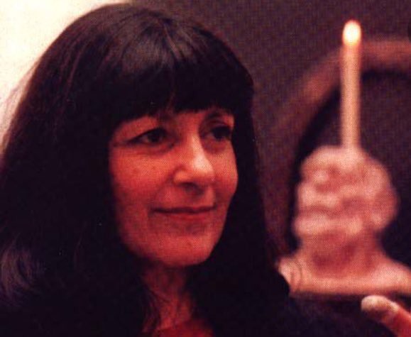 El torbellino que hoy suena en la radio vino de tu mano.
 Feliz cumpleaños negra, larga vida❤️