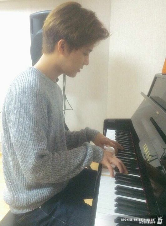 TaeilBolivia's tweet photo. INTERNACIONAL TAEIL UNION ✨

Czennies y Moondanses del mundo 🌍💚te invitamos a ser parte del Stream Party de las canciones que interpreto Taeil:  'Baby Baby' y 'The Christmas Song'.

🎉🔗https://t.co/d46J0YvhYf

🎊🔗https://t.co/dDbLoTdrYu

#MoondanseStreamingParty #TAEIL #태일 https://t.co/a1QPiHawVX