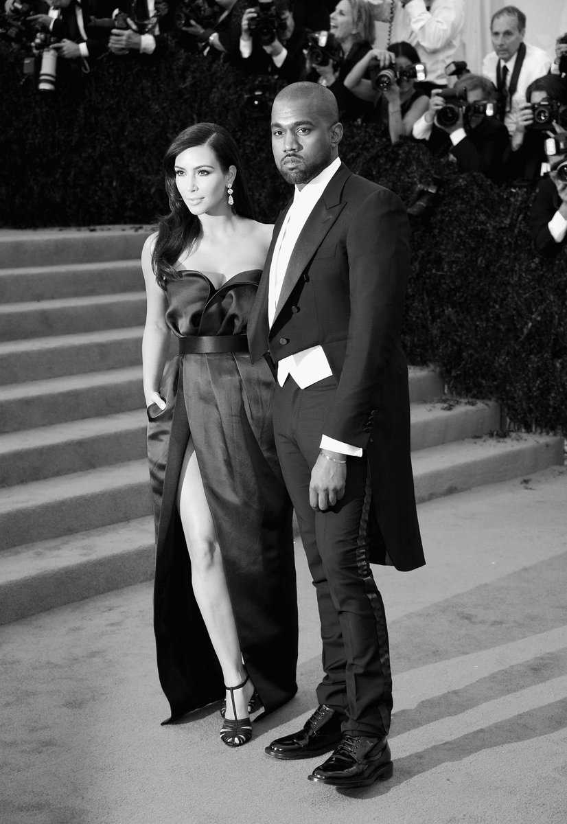 RT TO VOTE!
I’m voting for Kanye West for Favorite Artist - Contemporary Inspirational at the #AMAs https://t.co/YneRhCJzCE