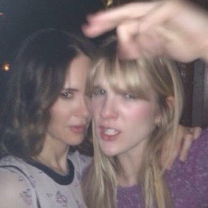 drunk sarah paulson a thread