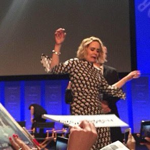 drunk sarah paulson a thread