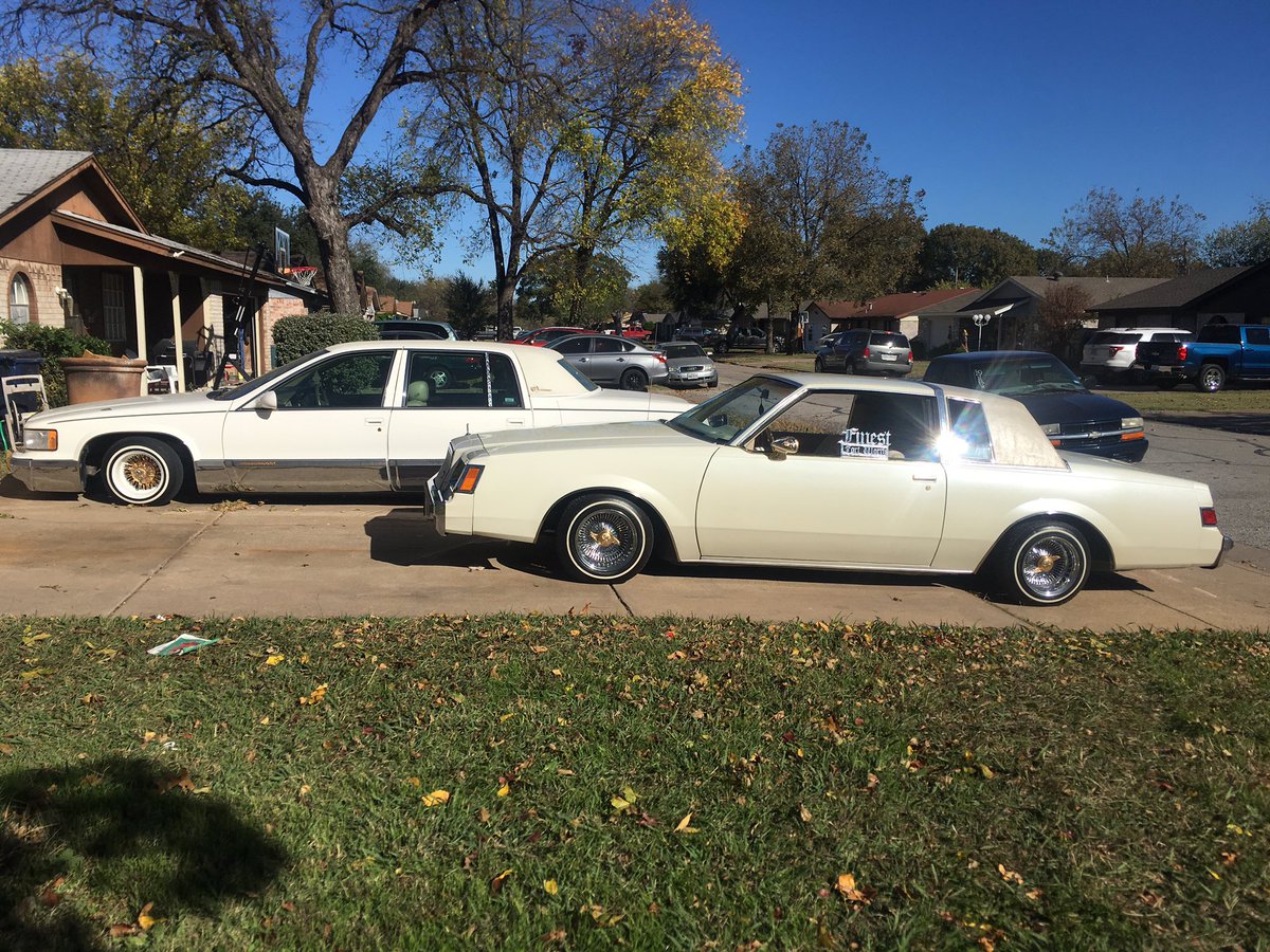 mobildetailser1's tweet photo. ##mobilcarwash #detail #lowriders #lowrider #regal #fleetwood #Texas https://t.co/ttKbLRGGaS