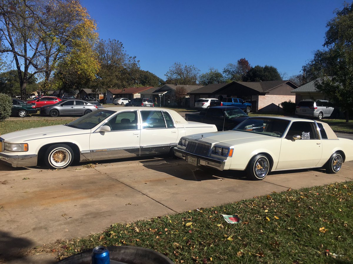 mobildetailser1's tweet photo. ##mobilcarwash #detail #lowriders #lowrider #regal #fleetwood #Texas https://t.co/ttKbLRGGaS