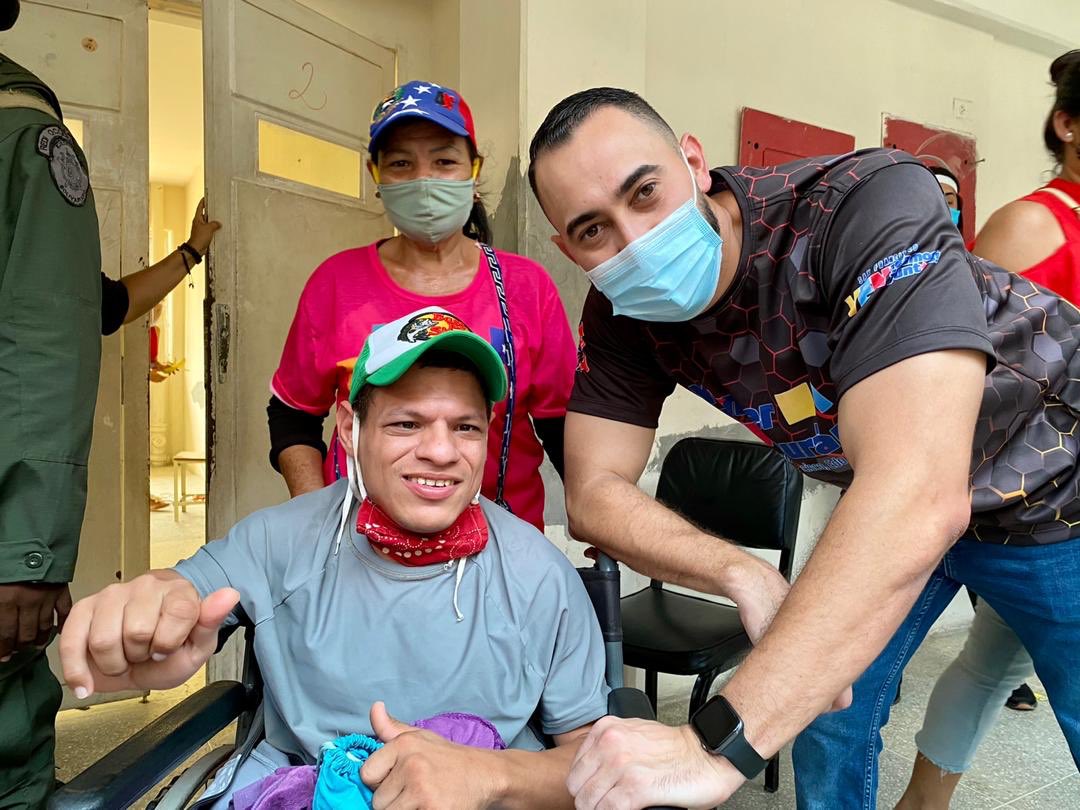 YonderDuran's tweet photo. Excelente demostración de fuerza de nuestro PSUV https://t.co/MmKRc79p3o