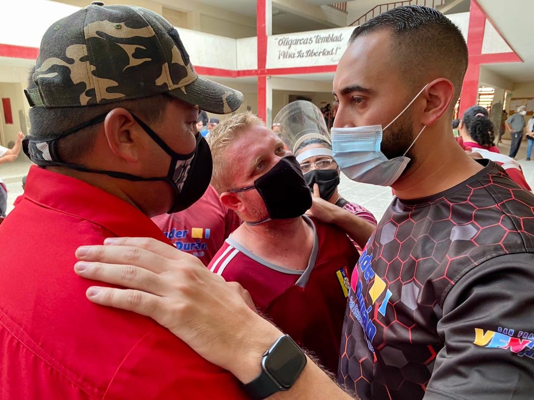 YonderDuran's tweet photo. Excelente demostración de fuerza de nuestro PSUV https://t.co/MmKRc79p3o
